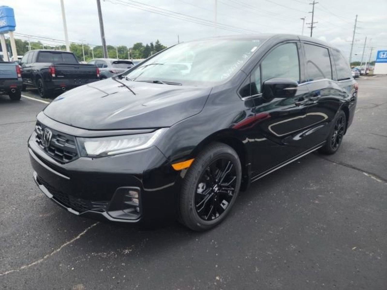 2026 Honda Odyssey photo 2