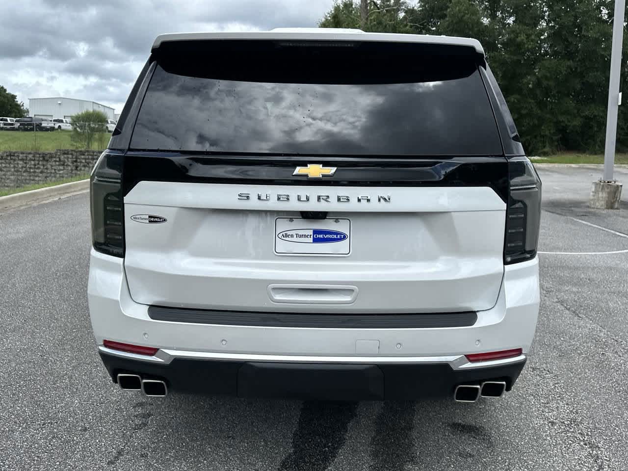 2025 Chevrolet Suburban High Country photo 10