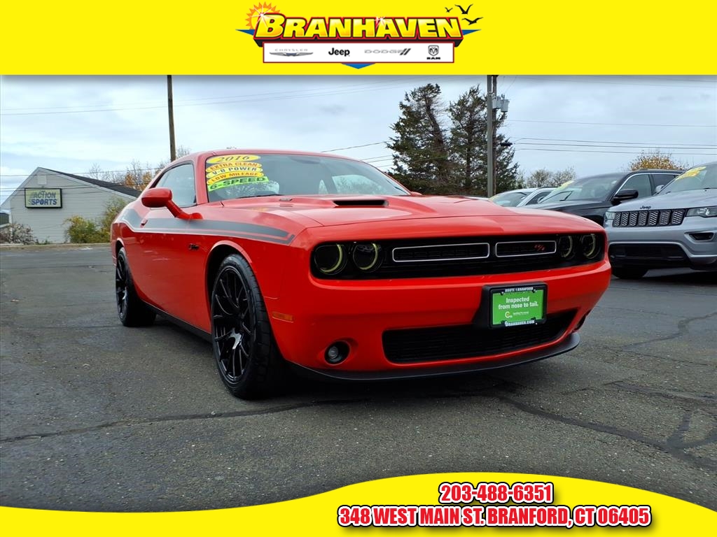 2016 Dodge Challenger R/T's photo