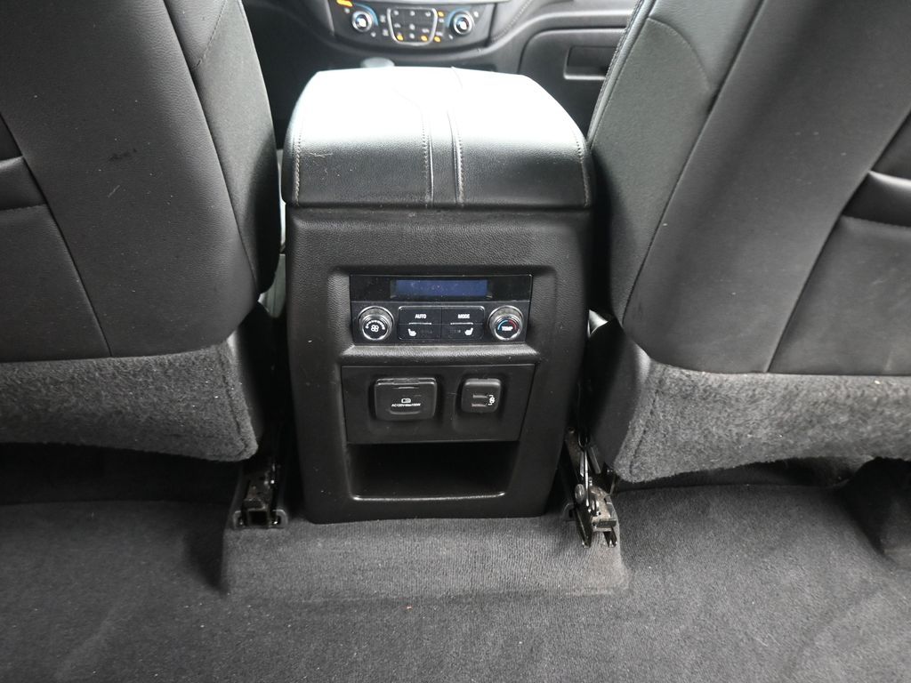 2023 Chevrolet Traverse High Country photo 40