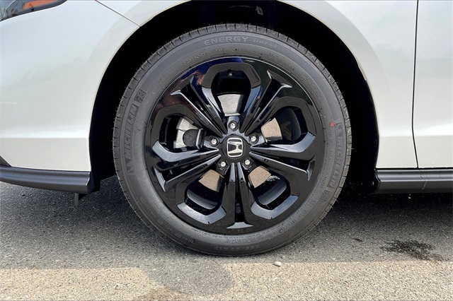 2025 Honda Accord LX photo 13