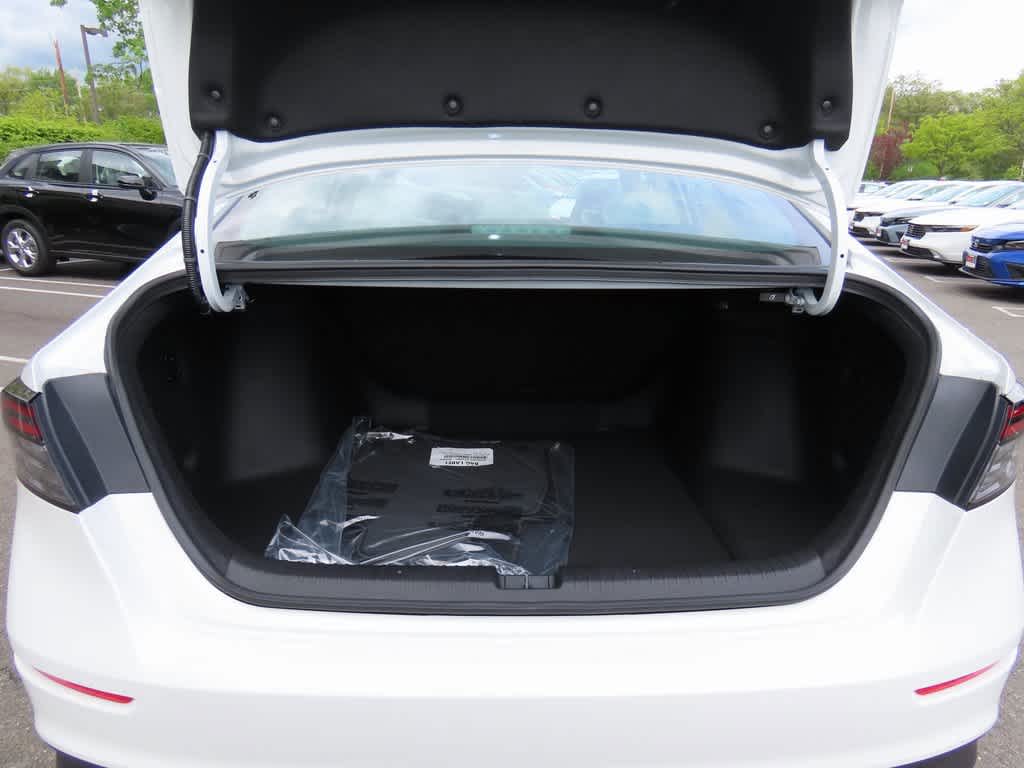 2025 Honda Accord LX photo 8
