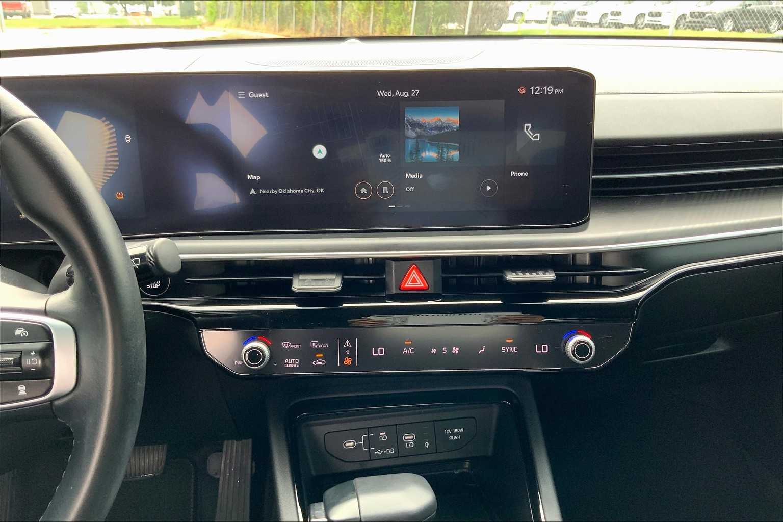 2025 Kia K5 GT-Line photo 6