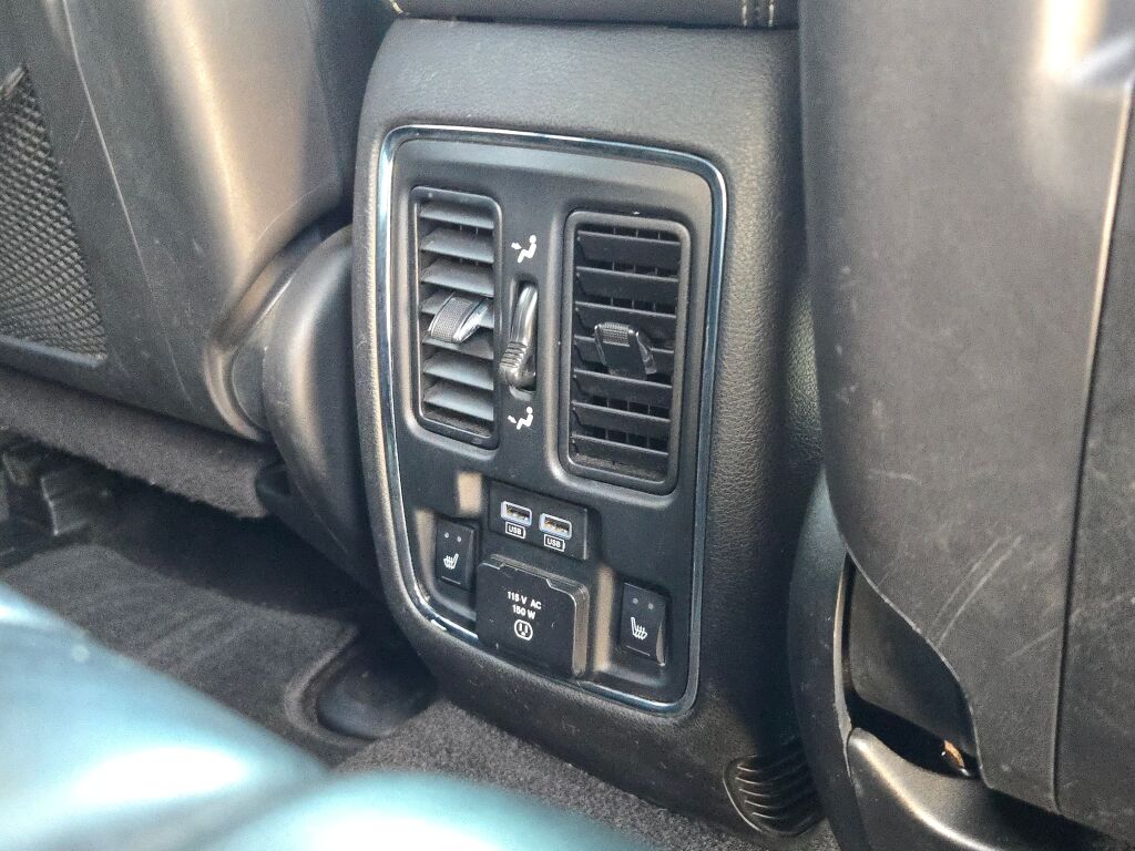 2015 Jeep Grand Cherokee Overland photo 11