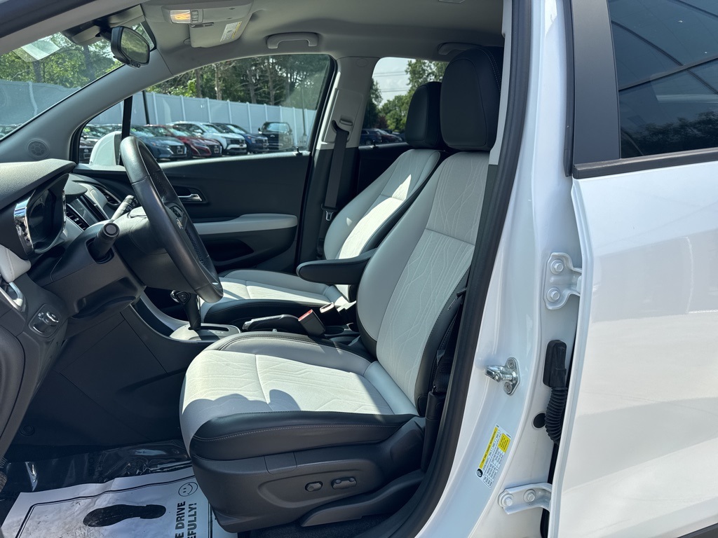 2022 Chevrolet Trax LT photo 9
