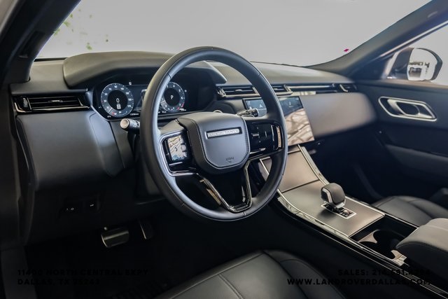 2025 Land Rover Range Rover Velar SE photo 2