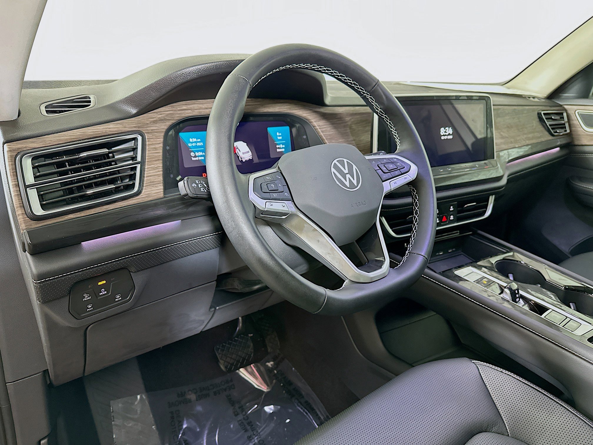2025 Volkswagen Atlas SEL photo 9
