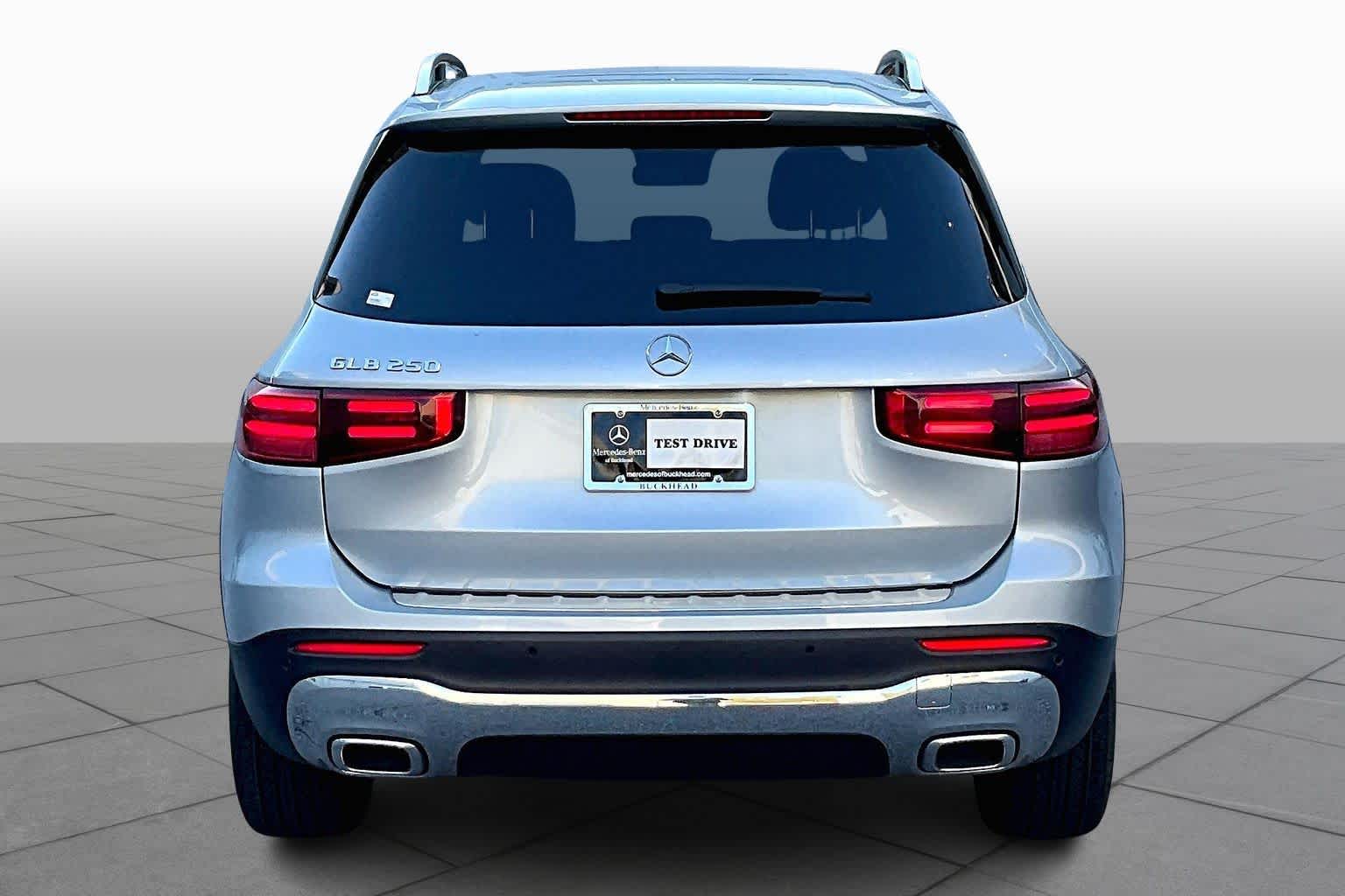 2025 Mercedes Benz GLB 250 photo 2