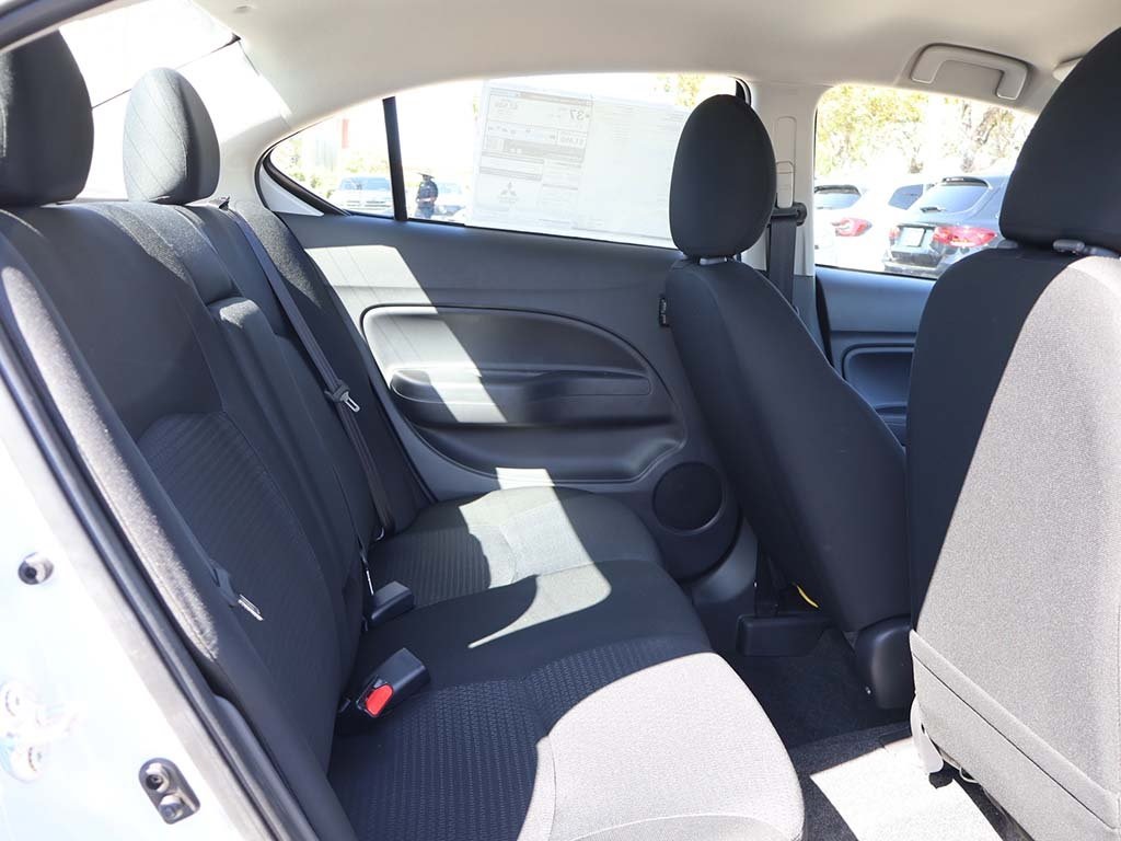 2024 Mitsubishi Mirage G4 ES LE Black Edition photo 33