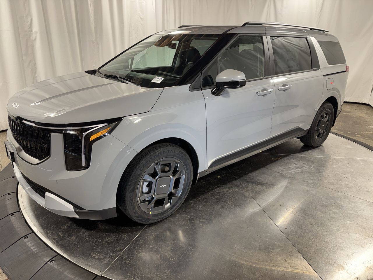 2026 Kia Carnival EX's photo