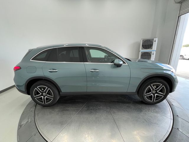 2026 Mercedes Benz GLC 300 photo 8