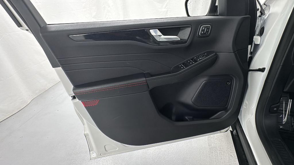 2024 Ford Escape ST-Line Select photo 19
