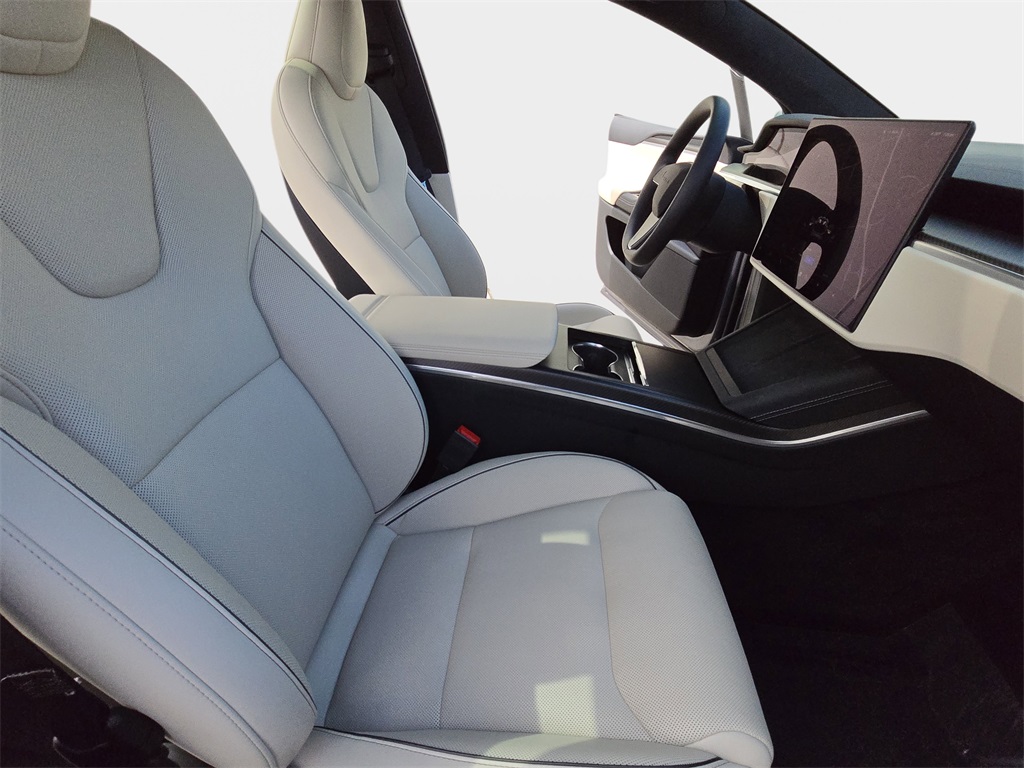 2023 Tesla Model X Plaid photo 10