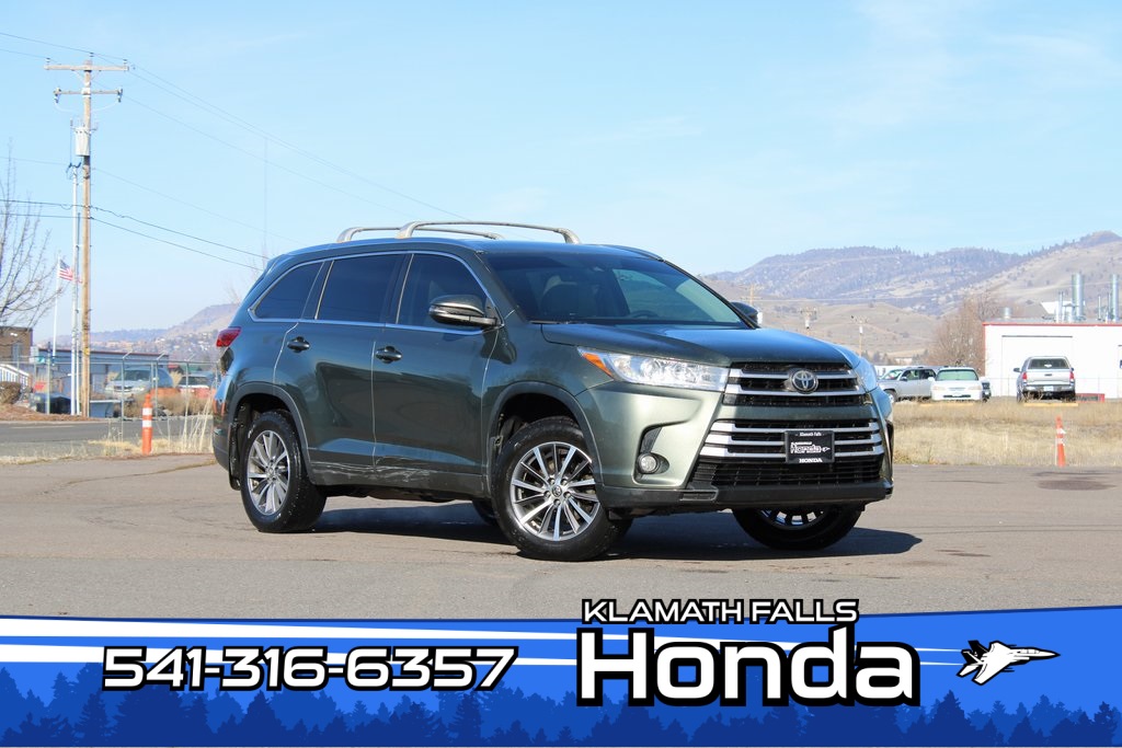 2017 Toyota Highlander XLE's photo