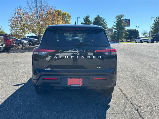 2025 Nissan Pathfinder S photo 3