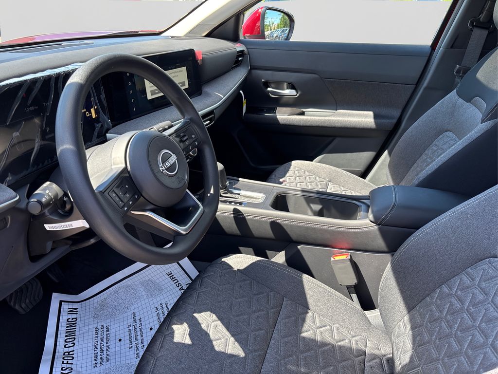 2025 Nissan Kicks SV photo 9