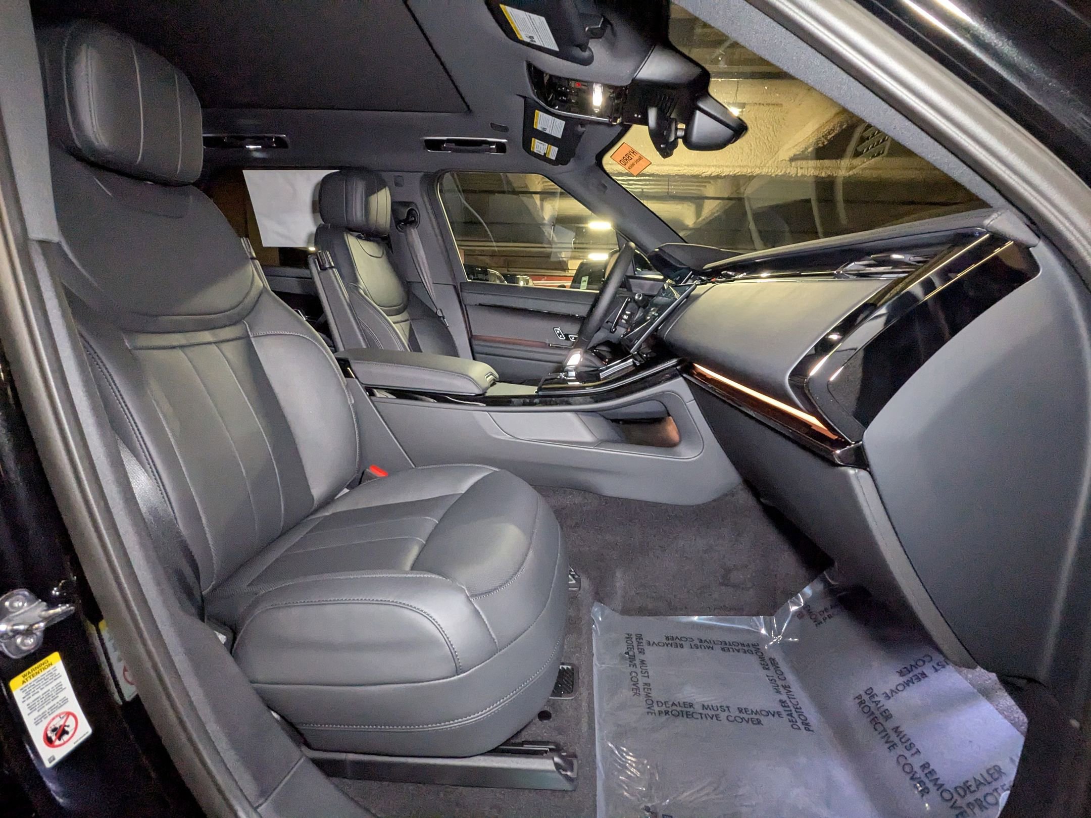 2025 Land Rover Range Rover Sport SE photo 17