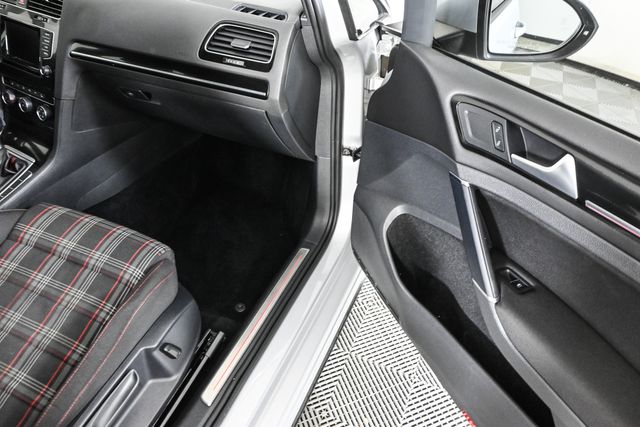2015 Volkswagen Golf GTI S photo 22