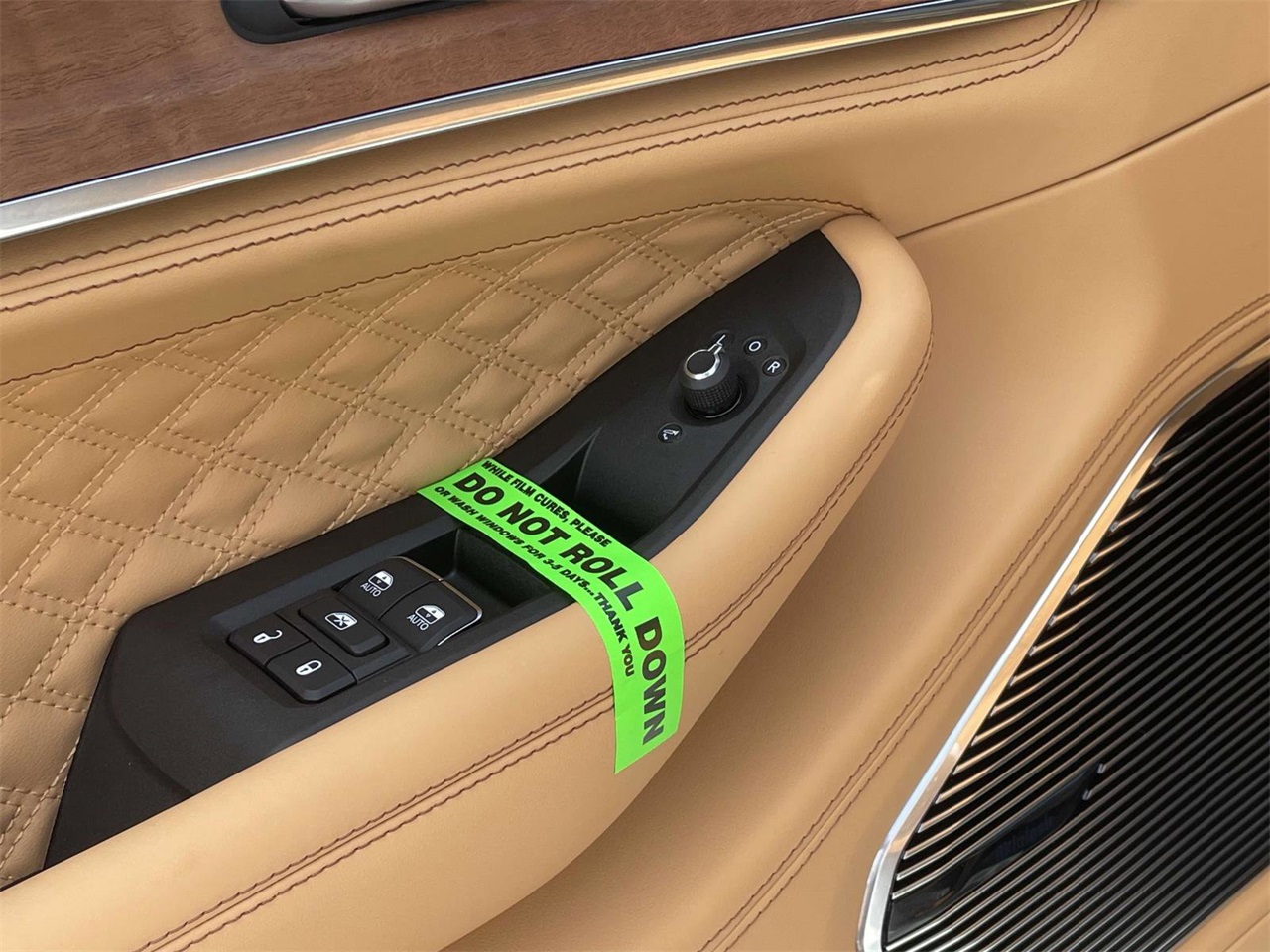 2025 Jeep Grand Cherokee Summit Reserve photo 16