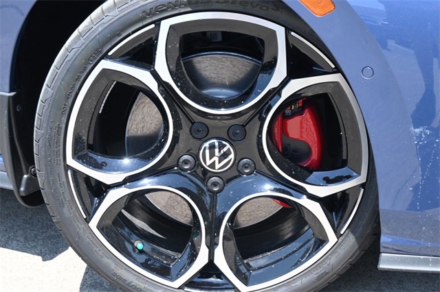 2025 Volkswagen Golf GTI Autobahn photo 5