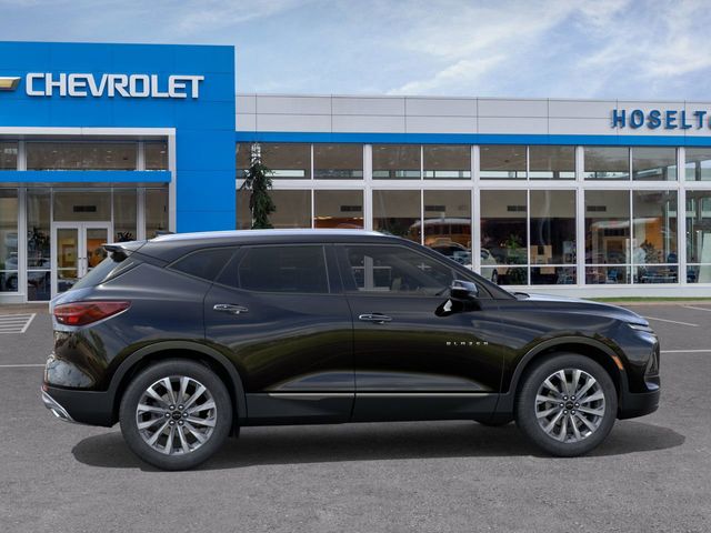 2025 Chevrolet Blazer Premier photo 2