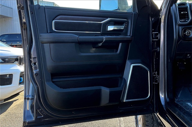2025 Ram 3500 Laramie photo 19
