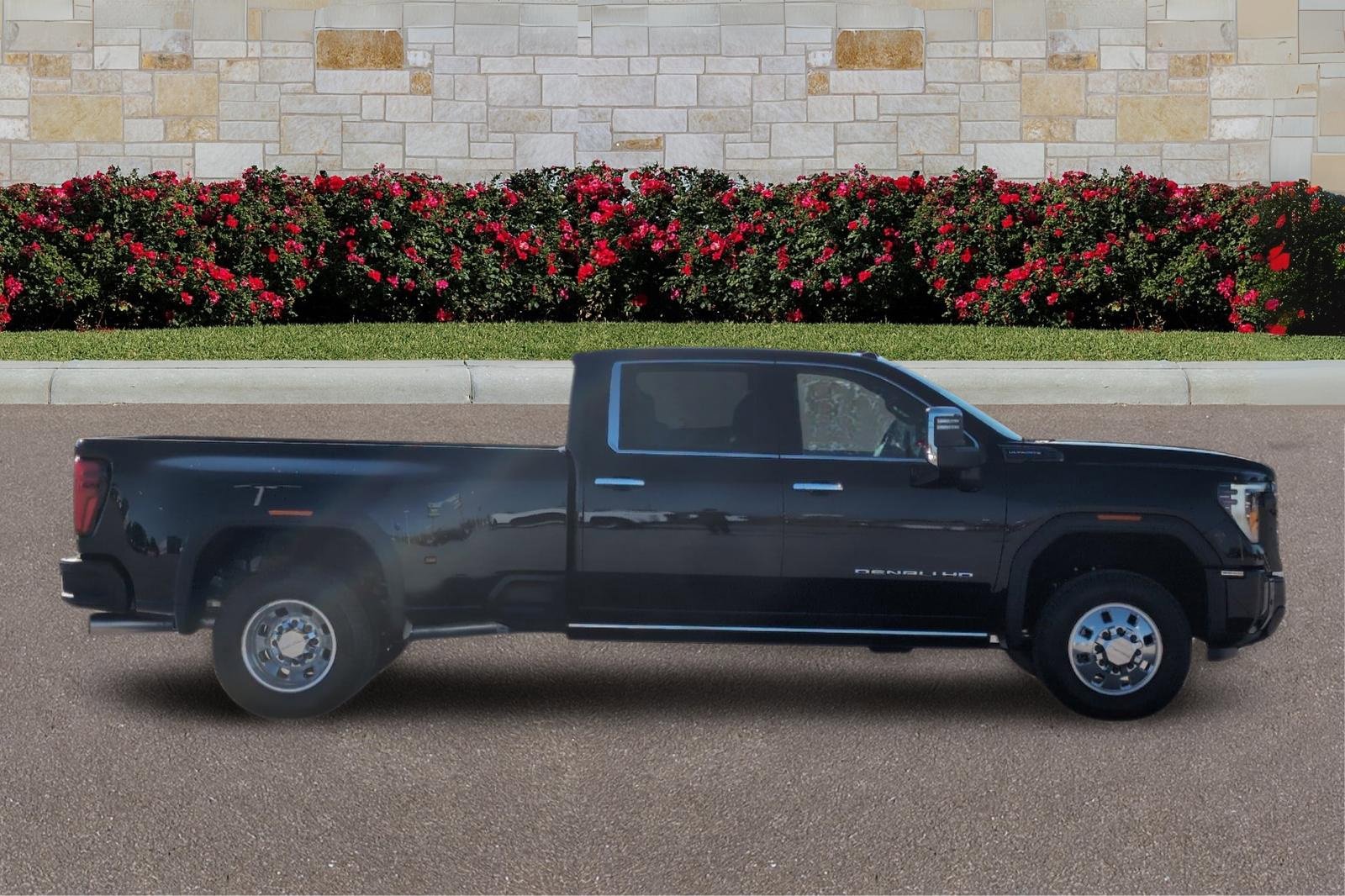 2026 Gmc Sierra 3500 HD Denali Ultimate photo 2