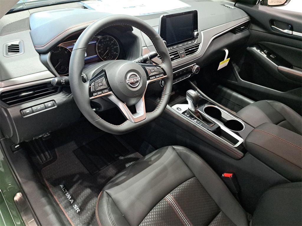 2025 Nissan Altima 2.5 SR photo 17