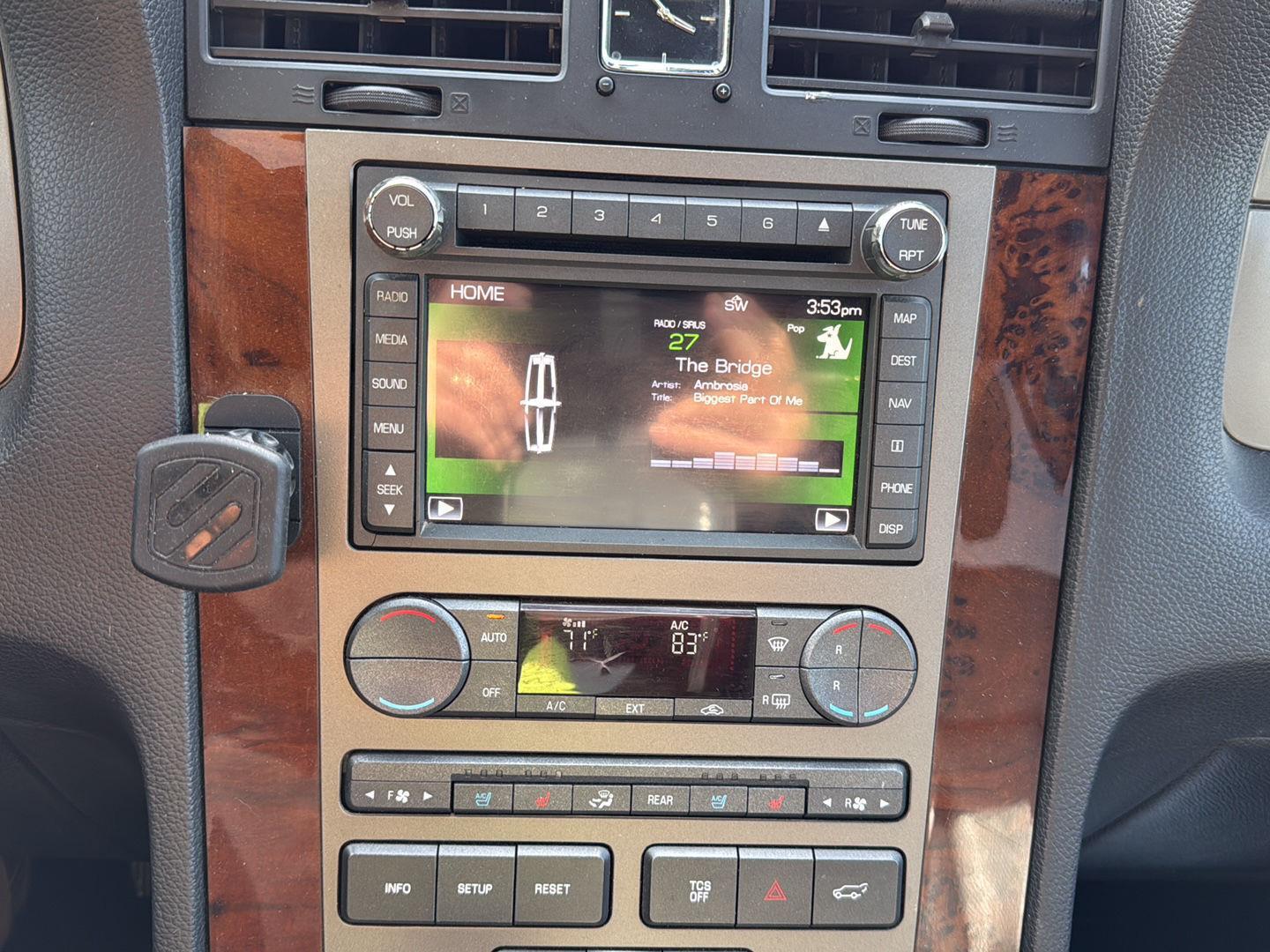 2014 Lincoln Navigator photo 11