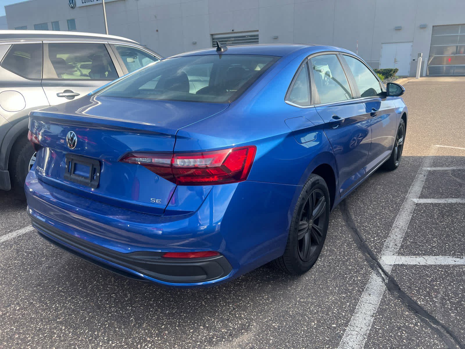 2023 Volkswagen Jetta SE photo 3