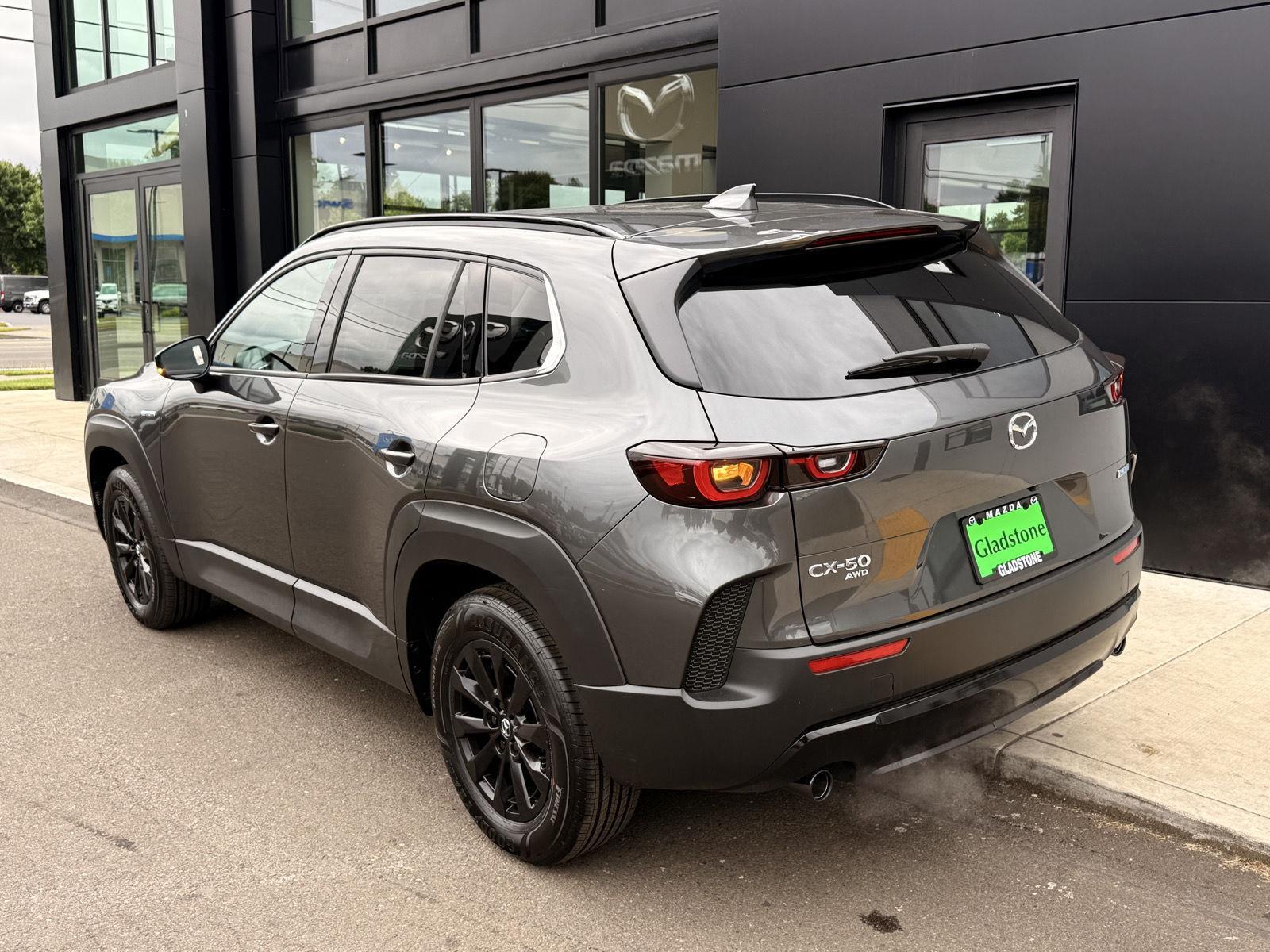 2025 Mazda CX-50 Premium photo 3