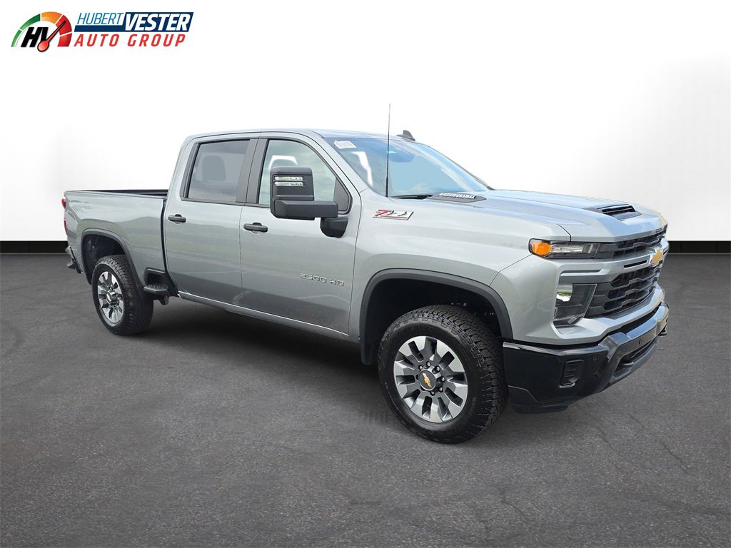 2025 Chevrolet Silverado 2500HD Custom photo 4