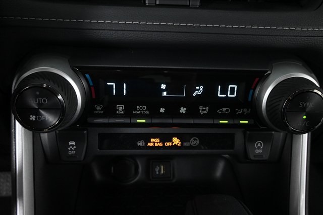2025 Toyota RAV4 XLE photo 15