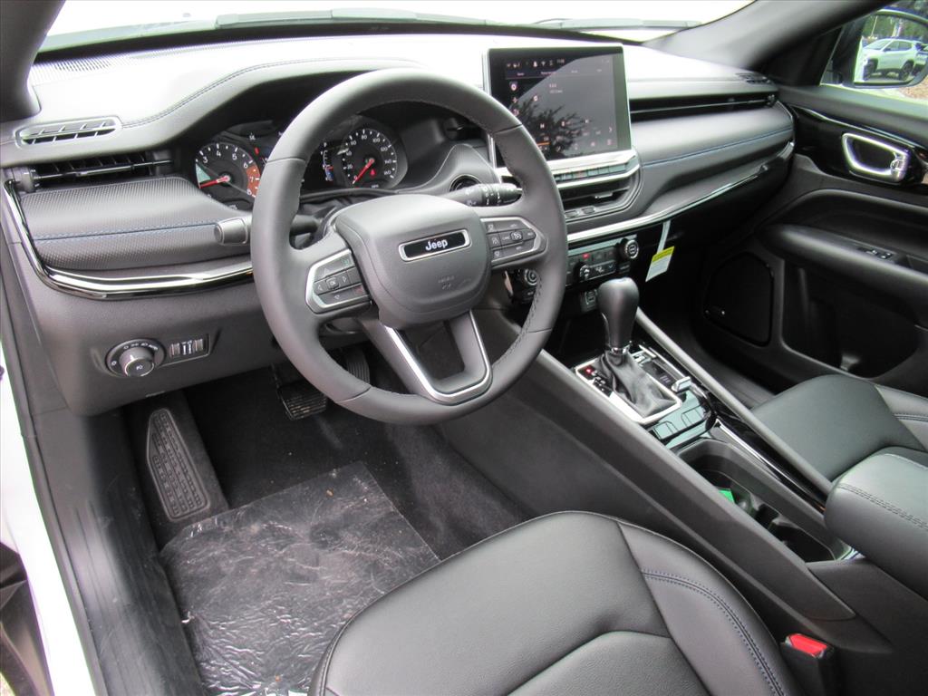 2025 Jeep Compass Limited photo 13