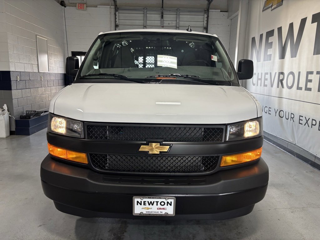 2025 Chevrolet Express Cargo 2500 photo 5