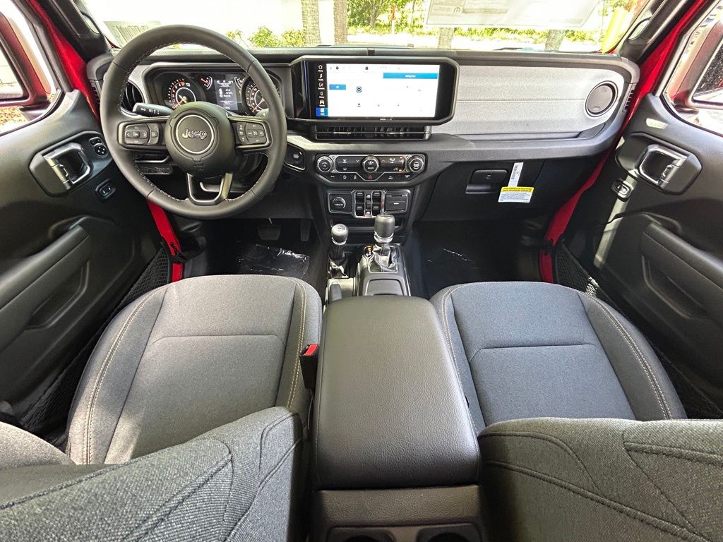 2025 Jeep Gladiator Sport S photo 28