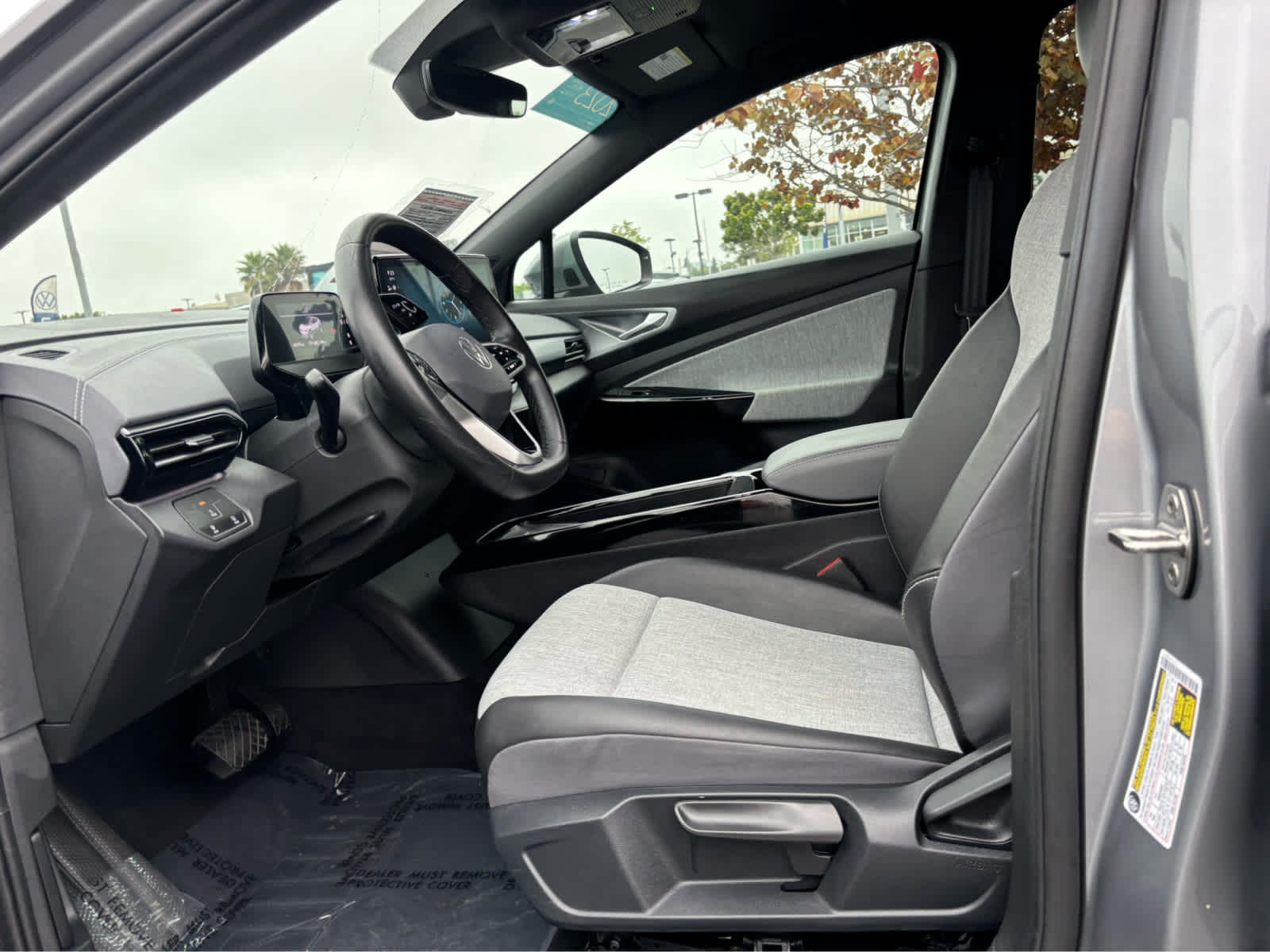 2023 Volkswagen ID.4 Pro photo 11