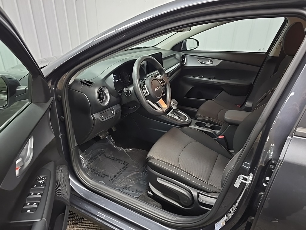 2023 Kia Forte LXS photo 25