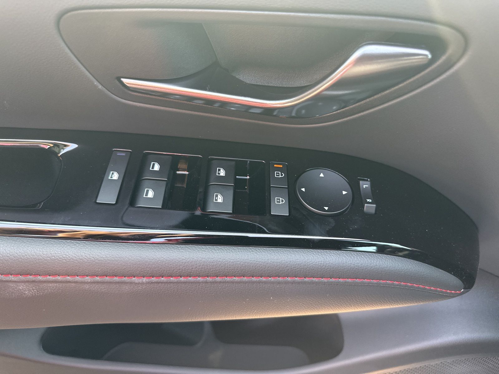 2025 Hyundai Tucson Hybrid N Line photo 10