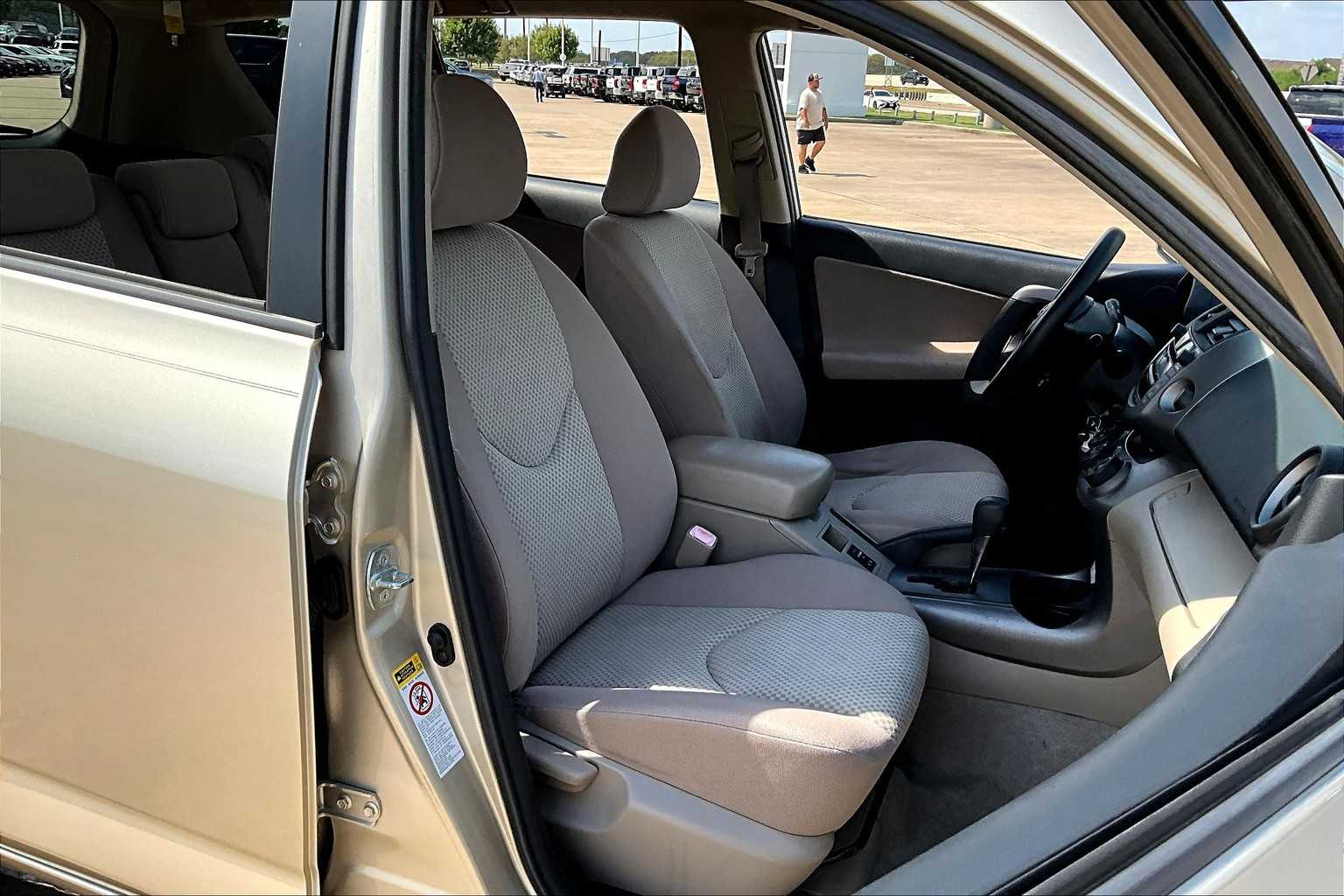 2008 Toyota RAV4 Sport photo 8
