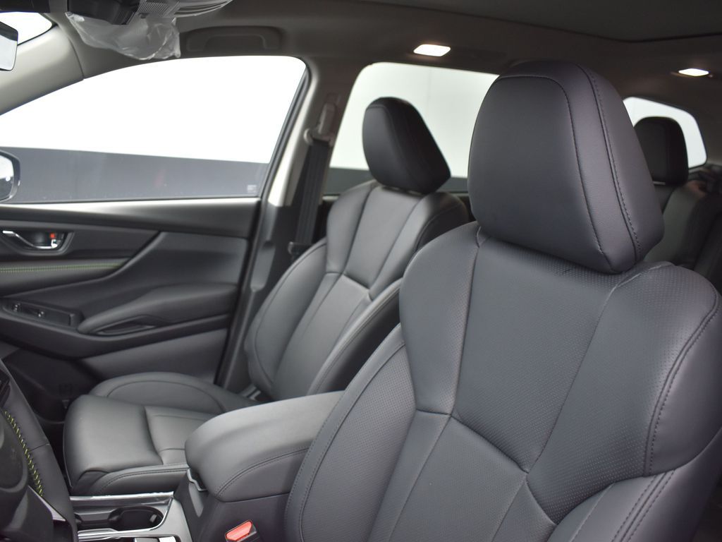 2025 Subaru Ascent Onyx Edition Touring photo 12