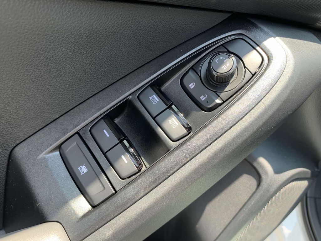 2025 Subaru Crosstrek Sport photo 2