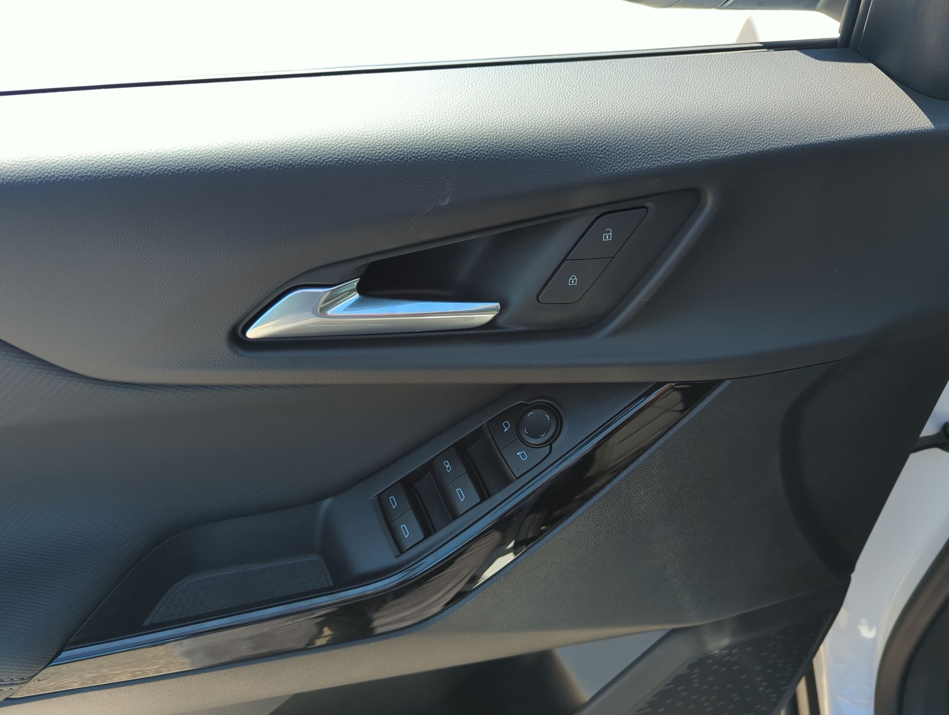 2026 Chevrolet Equinox LT photo 13
