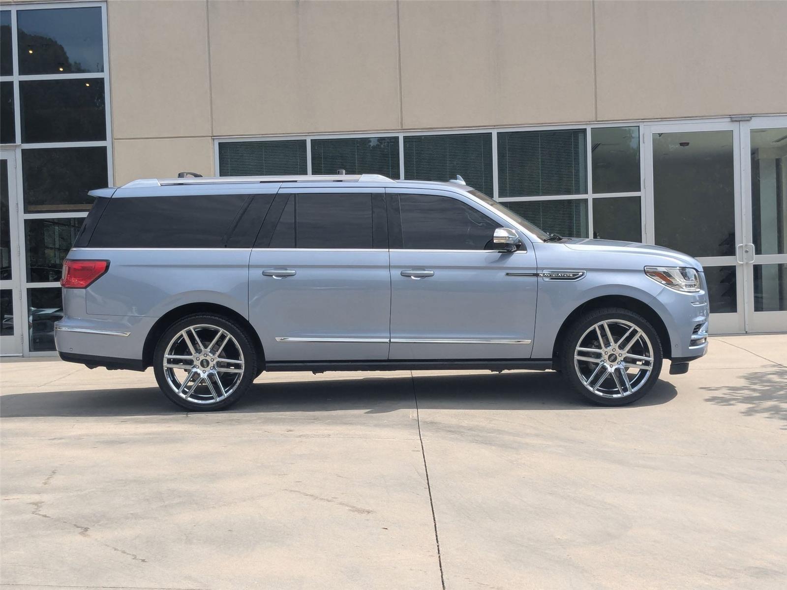 2020 Lincoln Navigator Black Label photo 4
