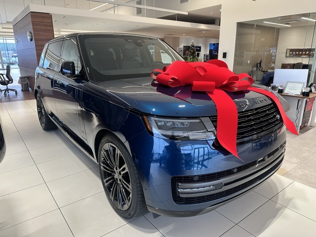 2026 Land Rover Range Rover SE's photo