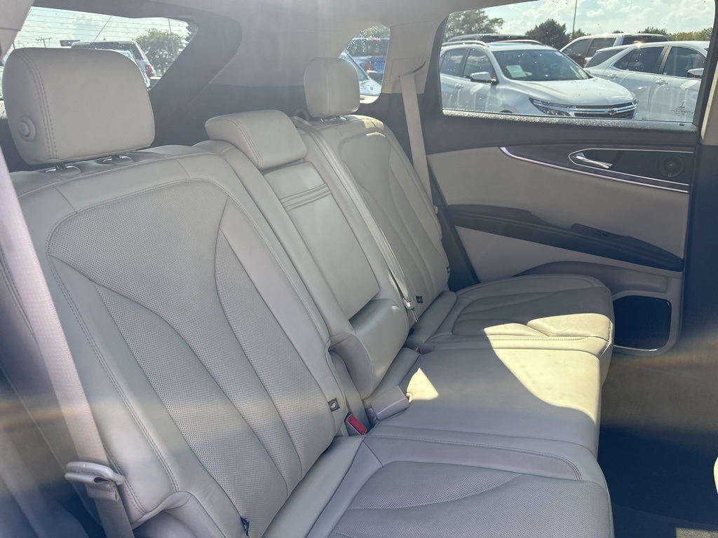 2019 Lincoln Nautilus Reserve photo 35