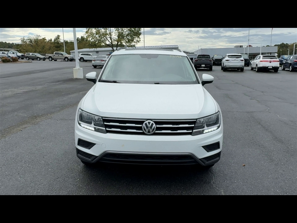2021 Volkswagen Tiguan SE photo 2