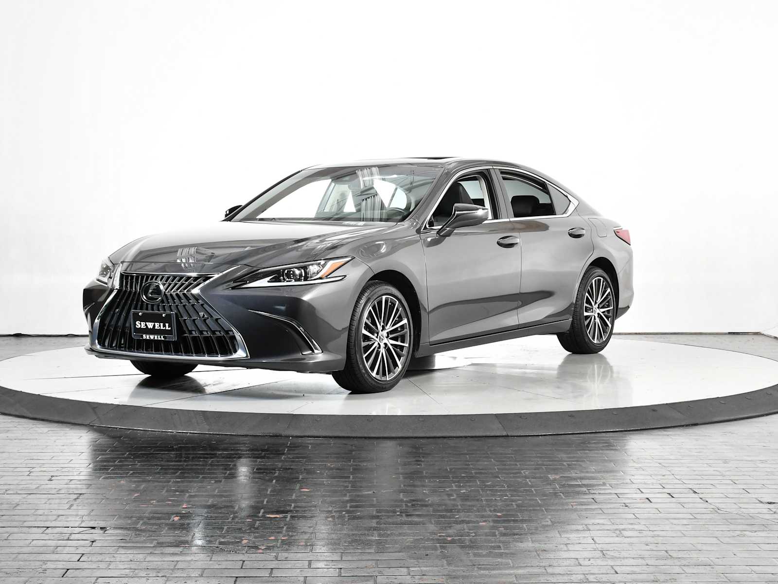 2024 Lexus ES 250's photo