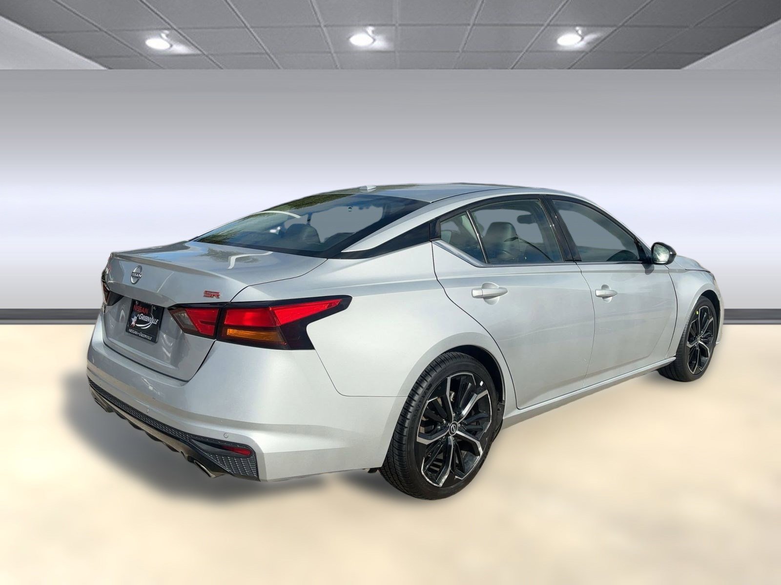2023 Nissan Altima 2.5 SR photo 8