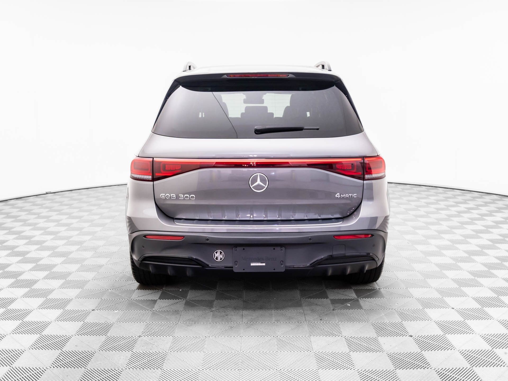 2023 Mercedes Benz EQB 300 4MATIC photo 4